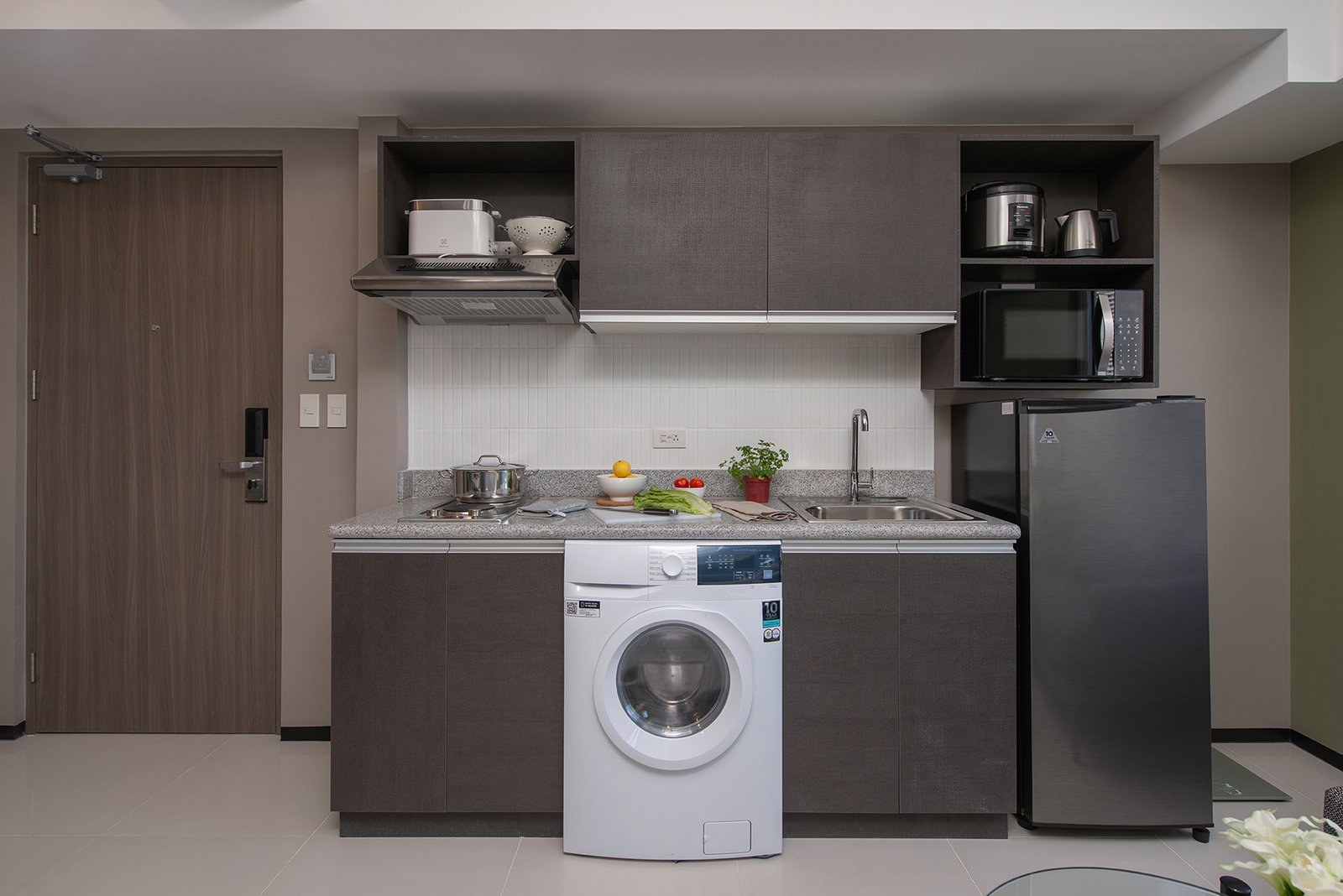 SR_Philippines_Manila_The-Suites-at-TLM_2BR-Dlx_Kitchen-HR